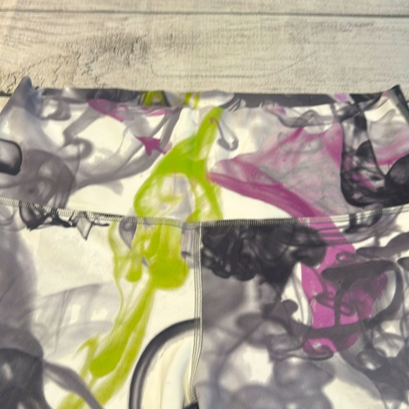 🍋Women’s Lululemon Throwback Print Align High Rise Short 6” size 12🍋 - Picture 3 of 13